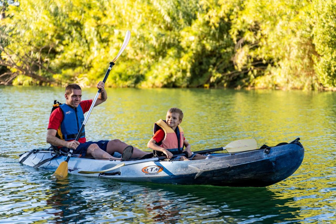 Camping Maeva Respire Ecolodge L'Etoile D'Argens Fréjus Exteriör bild